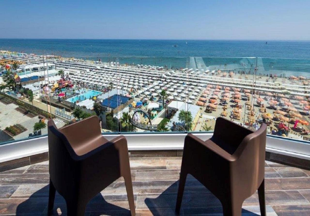 Hotel Rex - Fronte Mare 리치오네 외부 사진