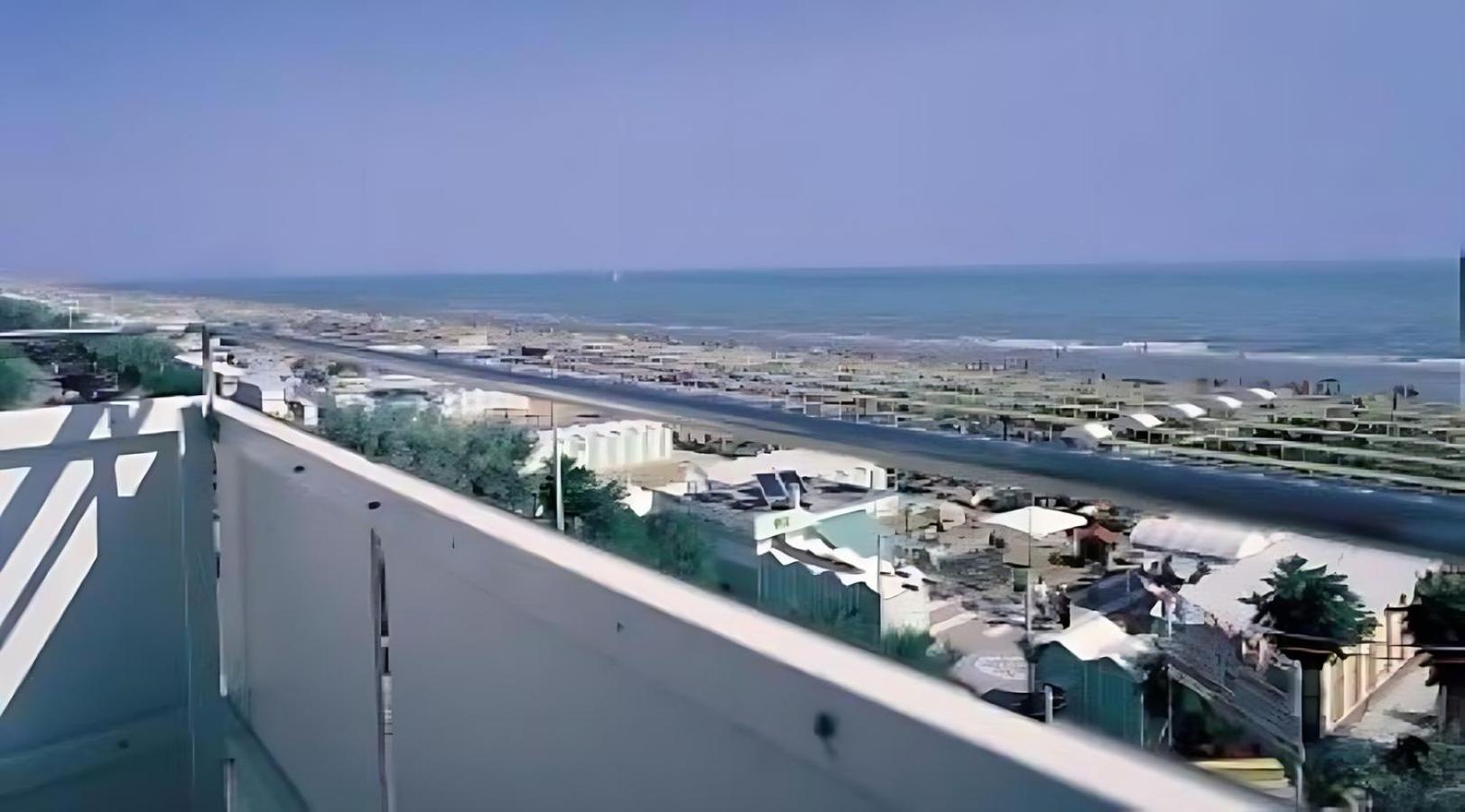 Hotel Rex - Fronte Mare 리치오네 외부 사진